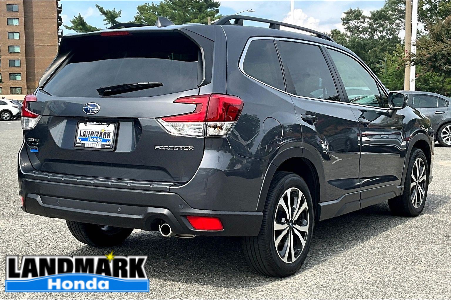 Used 2022 Subaru Forester Limited AWD/4WD image 2