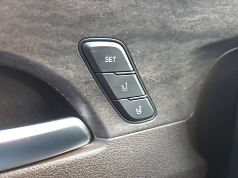 Used 2020 Hyundai Santa Fe Limited FWD image 11