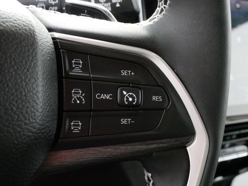 Used 2023 Jeep Grand Cherokee L Limited w/ Black Appearance Package image 25