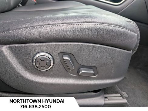 Used 2025 Genesis GV80 2.5T Standard AWD/4WD image 44