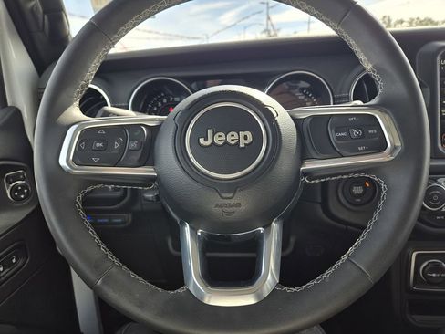 Used 2023 Jeep Wrangler Unlimited Sahara AWD/4WD image 23
