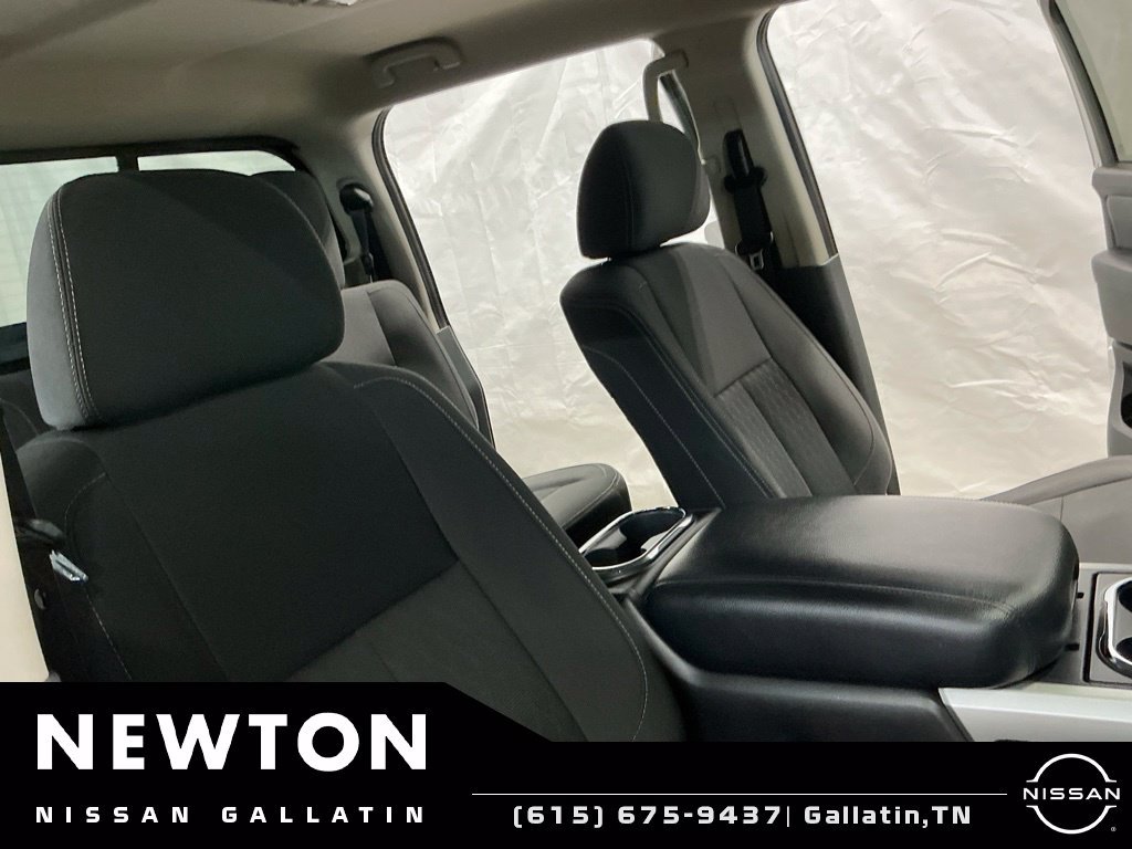 Used 2019 Nissan Titan SV w/ SV Convenience Package RWD image 17