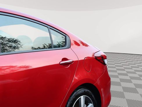 Used 2018 Kia Forte S w/ S Technology Plus Package FWD image 11