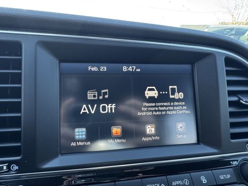 Used 2018 Hyundai Elantra Limited image 24