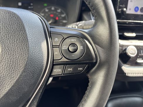 Used 2025 Toyota Corolla SE image 20