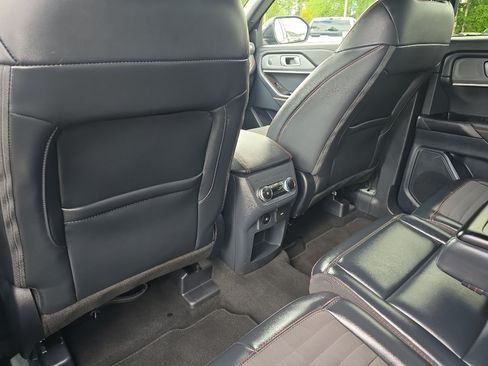 Used 2025 Ford Explorer ST-Line w/ ST-Line Street Pack AWD/4WD image 20
