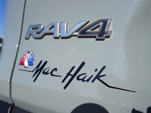 Used 2023 Toyota RAV4 XLE Premium image 33