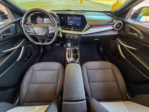 Used 2024 Chevrolet Trax RS w/ Driver Confidence Package FWD image 28