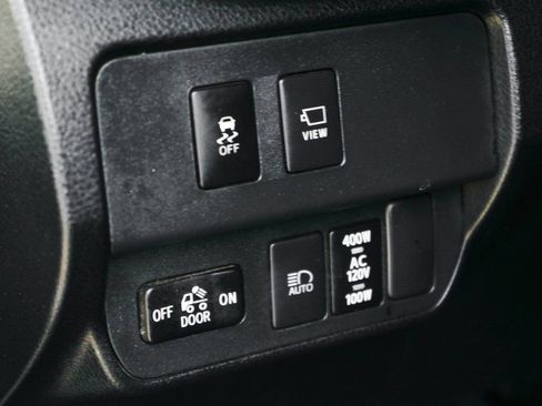 Used 2023 Toyota Tacoma Limited image 19