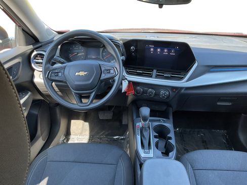 Used 2024 Chevrolet Trax LS FWD image 14