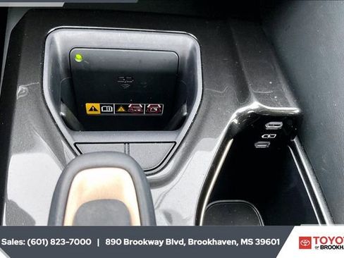 Used 2024 Toyota Crown Limited image 22