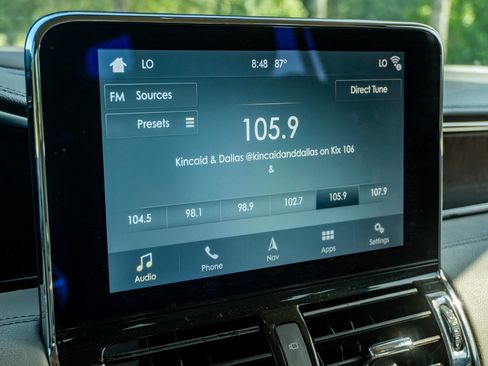 Used 2018 Lincoln Navigator Reserve AWD/4WD image 26