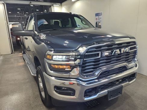 Used 2026 RAM 2500 Big Horn AWD/4WD image 2