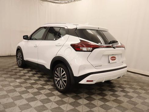 Used 2023 Nissan Kicks SV FWD image 3