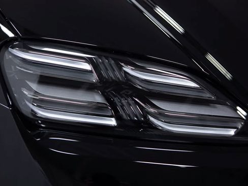 Certified 2026 Porsche Macan Electric RWD image 16