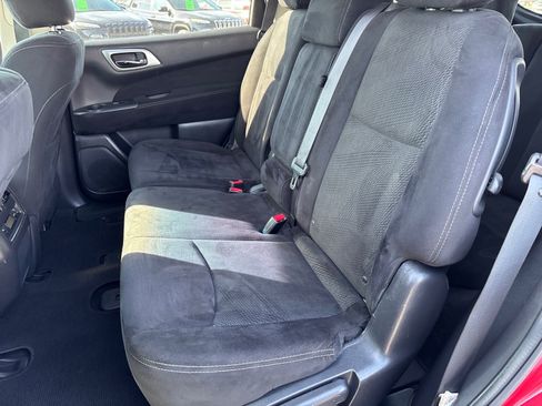 Used 2015 Nissan Pathfinder SV image 13