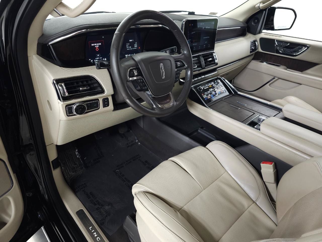 Used 2018 Lincoln Navigator Reserve w/ Technology Package AWD/4WD image 17