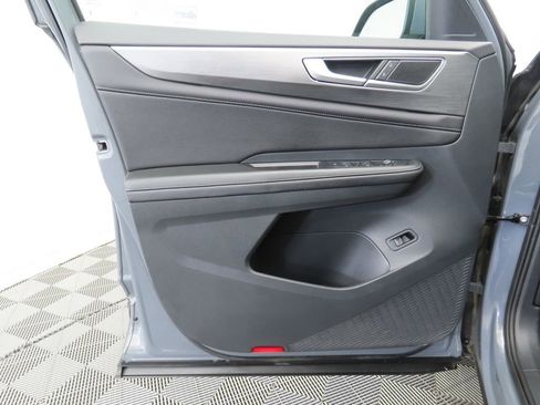 Certified 2024 Volkswagen Atlas Cross Sport SE image 22