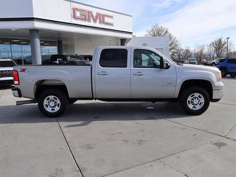 Used 2008 GMC Sierra 2500 SLT w/ Z71 Off-Road Package image 7