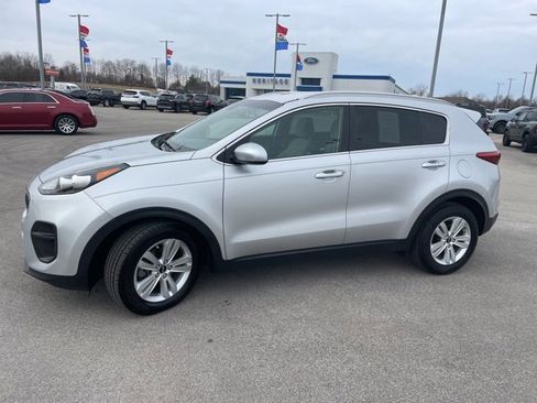 Used 2018 Kia Sportage LX w/ LX Popular Package image 4