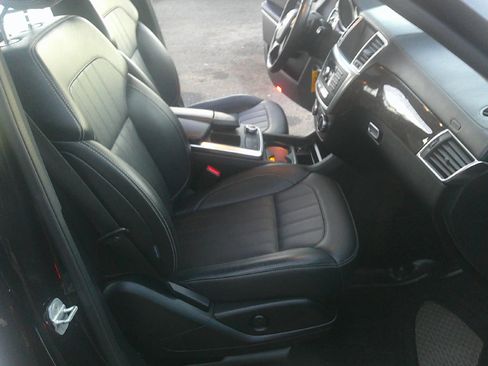 Used 2014 Mercedes-Benz GL 450 4MATIC image 26