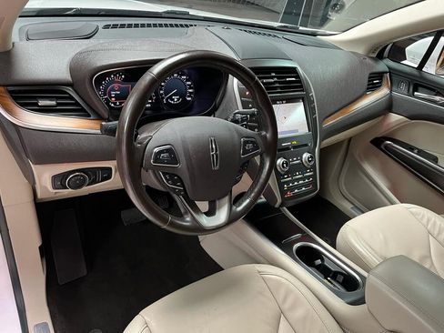 Used 2019 Lincoln MKC Select w/ Select Plus Package AWD/4WD image 10