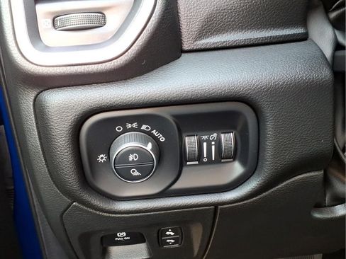 Used 2023 RAM 1500 Laramie AWD/4WD image 18