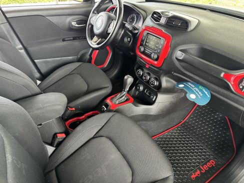 Used 2017 Jeep Renegade Latitude AWD/4WD image 21