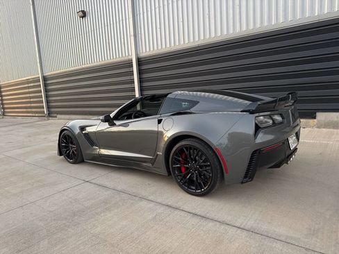 Used 2016 Chevrolet Corvette Z06 w/ 3LZ Preferred Equipment Group RWD image 18