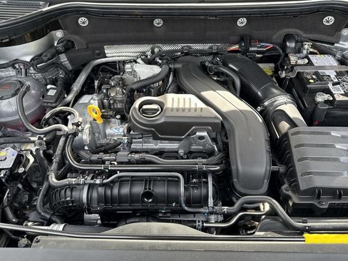 New 2025 Volkswagen Taos SE image 17