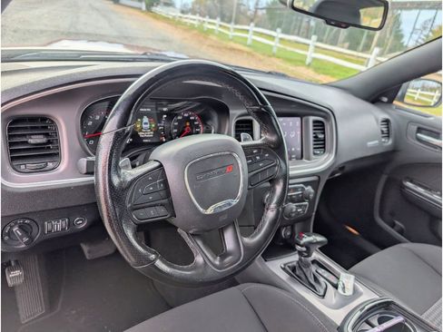 Used 2022 Dodge Charger R/T w/ Blacktop Package image 18