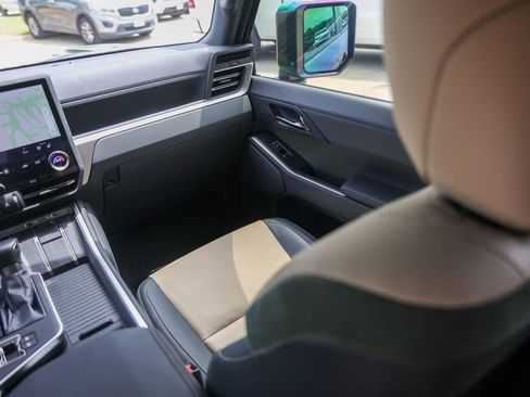 Used 2024 Lexus GX 550 AWD/4WD image 26