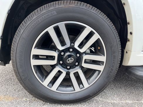 Used 2022 Toyota 4Runner Limited image 9