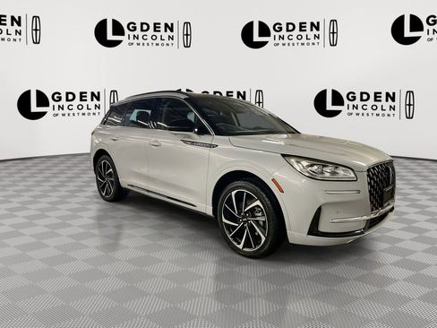 Used 2025 Lincoln Corsair Grand Touring w/ Equipment Group 301A image 2