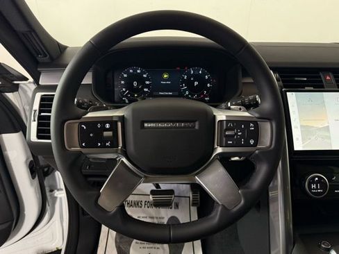 New 2026 Land Rover Discovery Dynamic SE image 40