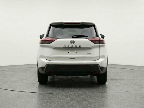 Used 2025 Nissan Rogue SV image 7