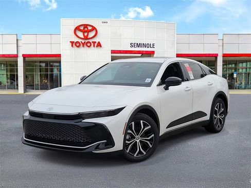 Used 2026 Toyota Crown XLE image 1