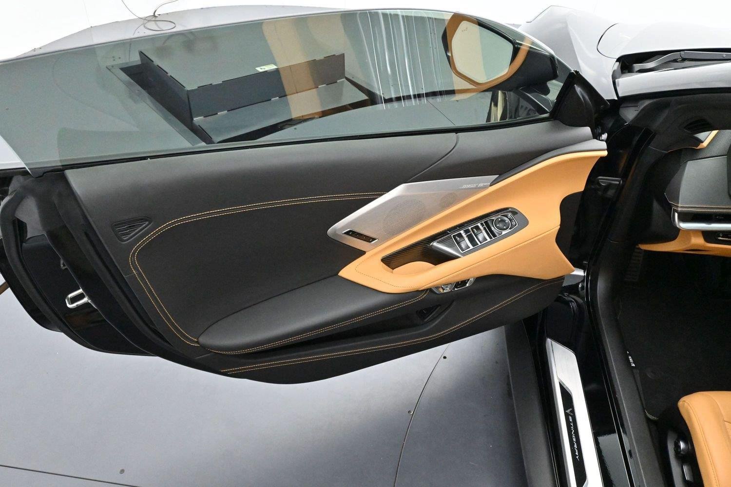 Used 2021 Chevrolet Corvette Stingray Premium Conv w/ Z51 Performance Package RWD image 9