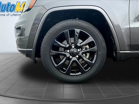 Used 2021 Jeep Grand Cherokee Laredo X AWD/4WD image 40
