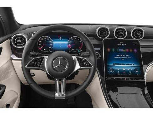 Used 2023 Mercedes-Benz GLC 300 4MATIC image 7