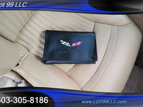 Used 2004 Chevrolet Corvette Coupe w/ Preferred Equipment Group image 32