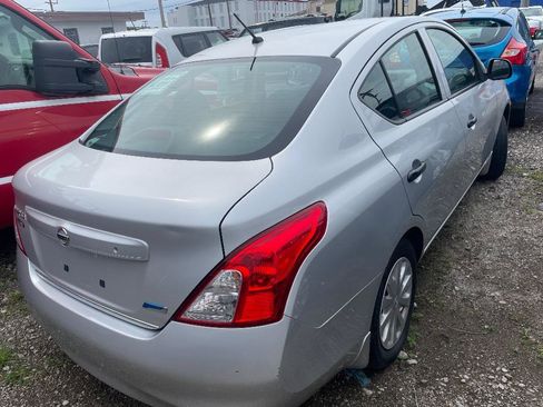 Used 2014 Nissan Versa S FWD image 3