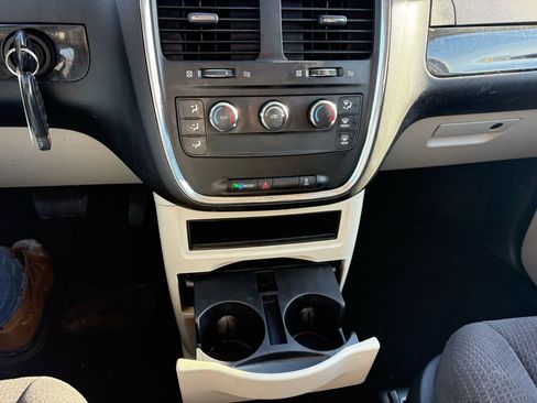 Used 2013 Dodge Grand Caravan American Value Package image 26