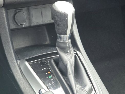 Used 2017 Toyota Corolla XLE image 31