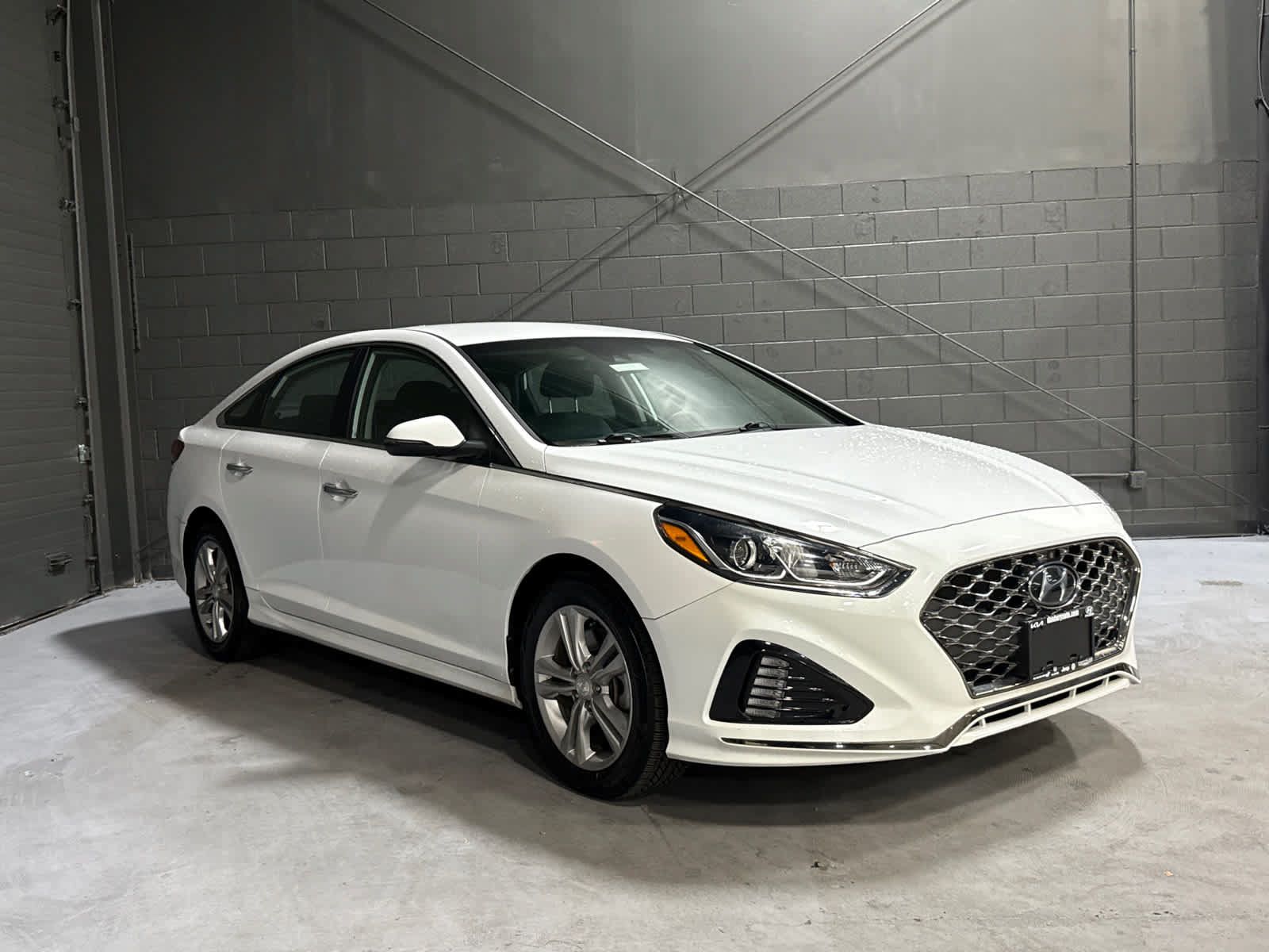 Used 2018 Hyundai Sonata SEL w/ Tech Package 04 FWD image 1