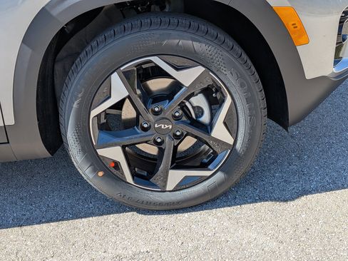 New 2026 Kia Seltos EX image 11