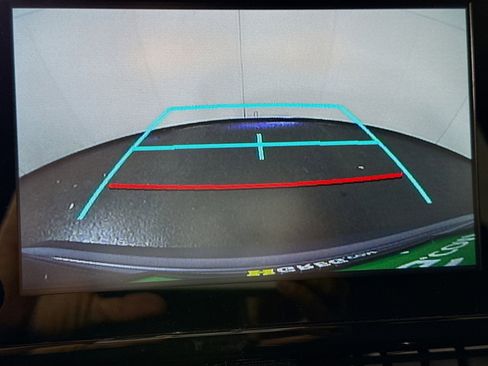 Used 2020 Toyota Corolla LE image 19