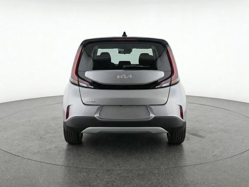 Used 2025 Kia Soul LX w/ LX Technology Package image 7
