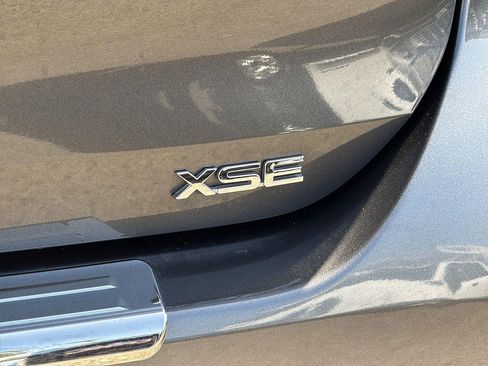 Used 2021 Toyota Highlander XSE FWD image 32