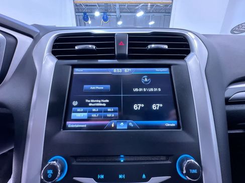 Used 2014 Ford Fusion SE FWD image 24